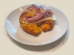 Croissant sandwich ham & cheese